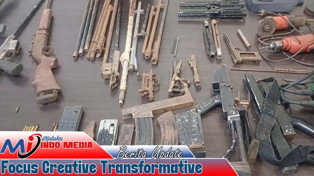 “Warga Hative Kecil” Pembuat Senjata Api Rakitan Ditangkap Densus 88 Anti Teror Polri, Ditemukan Senjata Api Organik dan Ratusan Amunisi