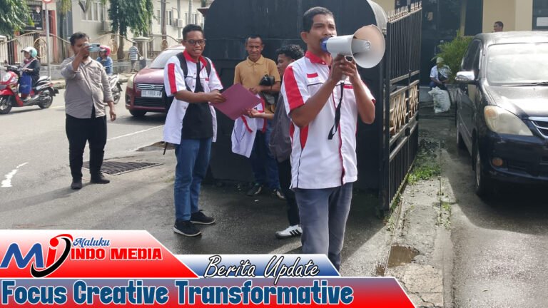LIRA Maluku Demo Polda Minta Usut Jalan Lapen Lingkar Kesui