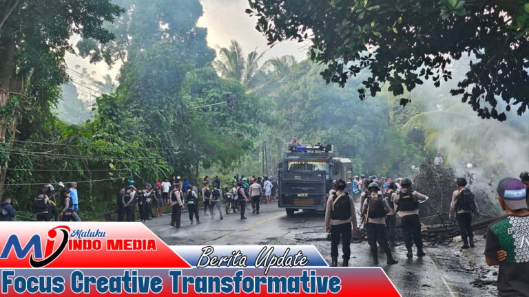 Blokade Jalan Hunuth Sudah Dibuka, Mobil Damkar Dikerahkan Padamkan Api