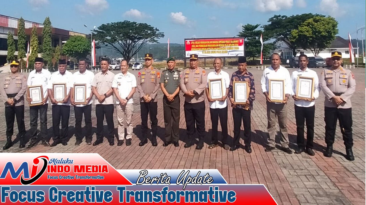 Kapolda Maluku Beri Penghargaan kepada Raja Negeri Geser dan Sejumlah Kepala Ohoi atas Peran Aktif Cegah Miras
