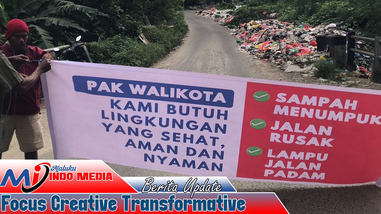 Walikota Ambon Tak Mampu Atasi Sampah, Warga Arbes Ambon Blokade Jalan Raya