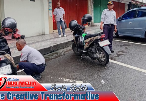 Petugas Dishub Gembosi Ban Motor di Jalan AY Patty, Penertiban Dinilai Merugikan Warga