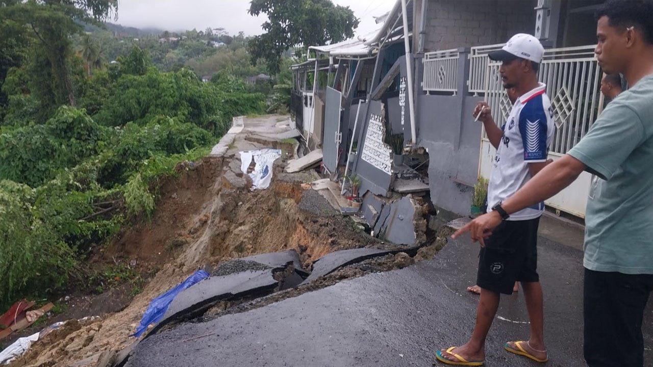 Hujan Tak Lagi Sekadar Air: Longsor Lorong Gadihu Telan Rumah Warga, Ambon Kembali Diperingatkan Soal Tata Ruang