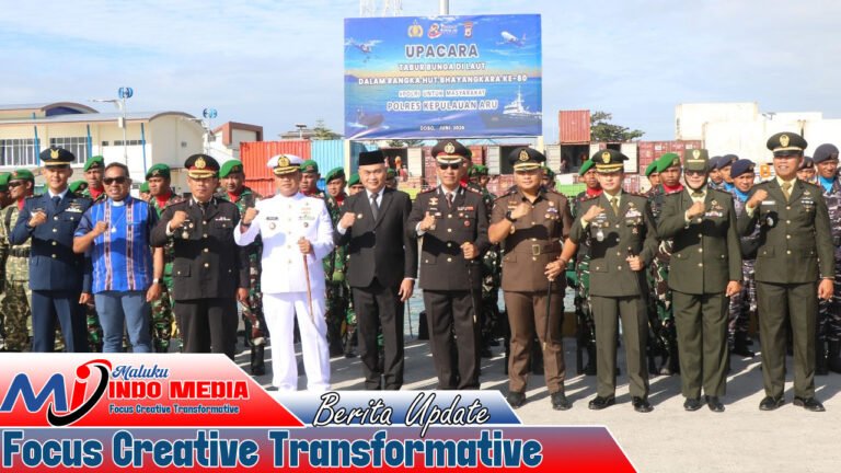 BUPATI TIMOTIUS KAIDEL HADIRI TABUR BUNGA HUT BHAYANGKARA KE-80, PERKUAT SINERGI PEMDA DAN POLRI DI KEPULAUAN ARU
