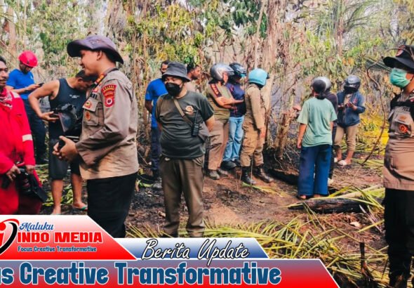 Lima Hektare Lahan Terbakar di SBB, Kapolres Turun Langsung Padamkan Api