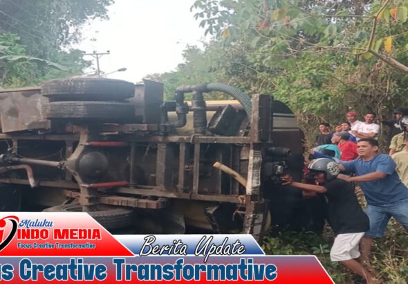 Gagal Taklukkan Tanjakan Taeno, Truk Tangki Air Terguling! Sopir Patah Lengan, Arus Lalu Lintas Sempat Lumpuh